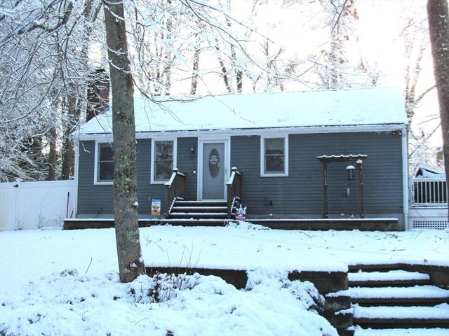 829 Auburn St, Bridgewater, MA 02324