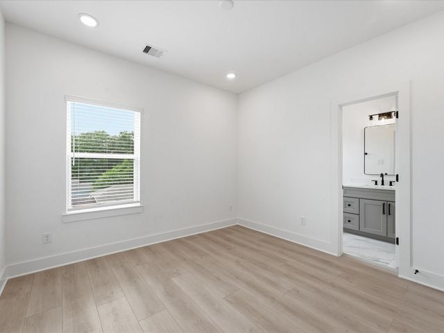 253-255 De Boll Street, Houston, TX 77022