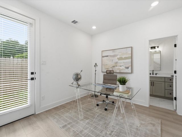 253-255 De Boll Street, Houston, TX 77022
