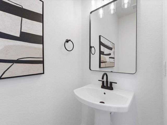 253-255 De Boll Street, Houston, TX 77022