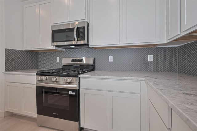 8913 Grovner Place, Houston, TX 77055