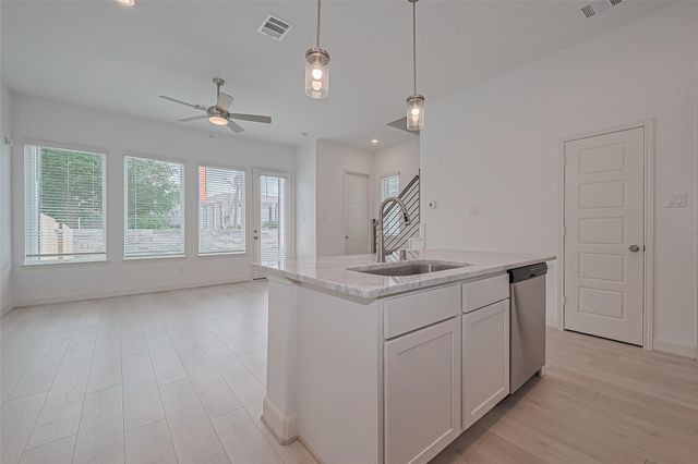 8913 Grovner Place, Houston, TX 77055
