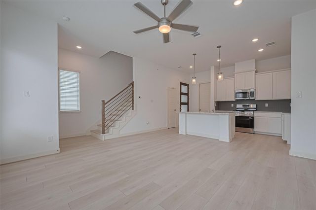 8913 Grovner Place, Houston, TX 77055