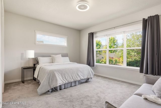 6889 N HOURGLASS DR, Coeur D'alene, ID 83815