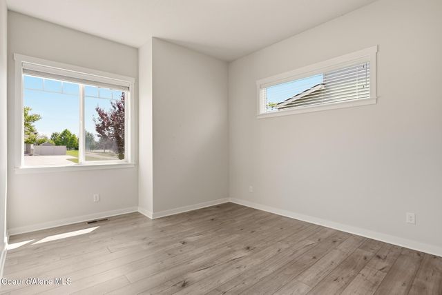 6889 N HOURGLASS DR, Coeur D'alene, ID 83815