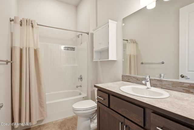 6889 N HOURGLASS DR, Coeur D'alene, ID 83815