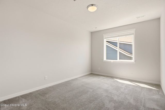6889 N HOURGLASS DR, Coeur D'alene, ID 83815