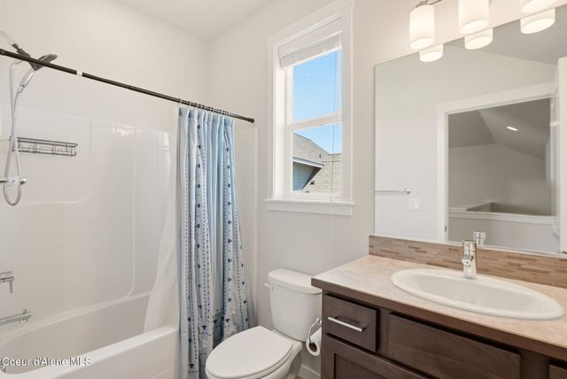 6889 N HOURGLASS DR, Coeur D'alene, ID 83815