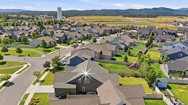 6889 N HOURGLASS DR, Coeur D'alene, ID 83815