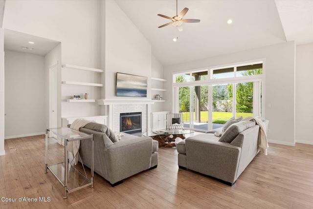 6889 N HOURGLASS DR, Coeur D'alene, ID 83815