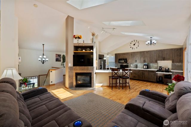 6108 133rd Place SW, Edmonds, WA 98026