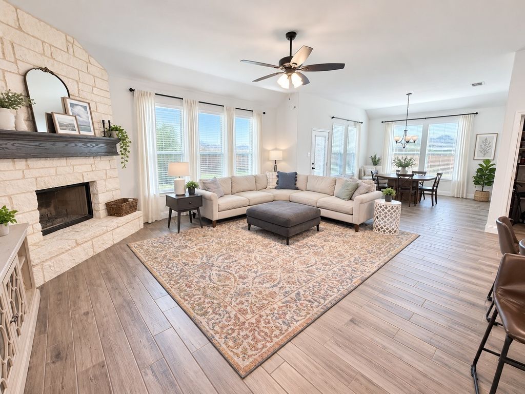 513 River Bank Court, Granbury, TX 76049 — photo 3