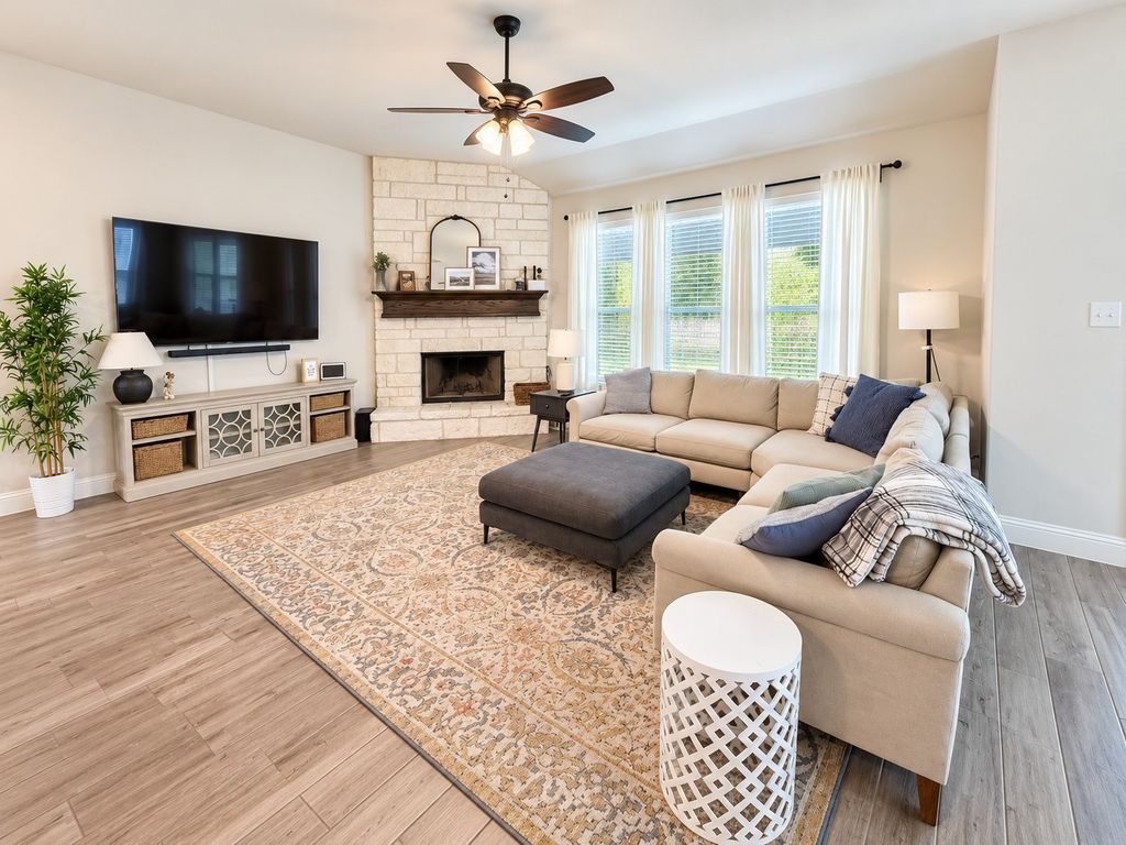 513 River Bank Court, Granbury, TX 76049 — photo 5