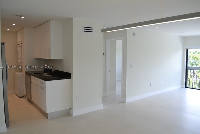255 Galen Dr 4F, Key Biscayne, FL 33149