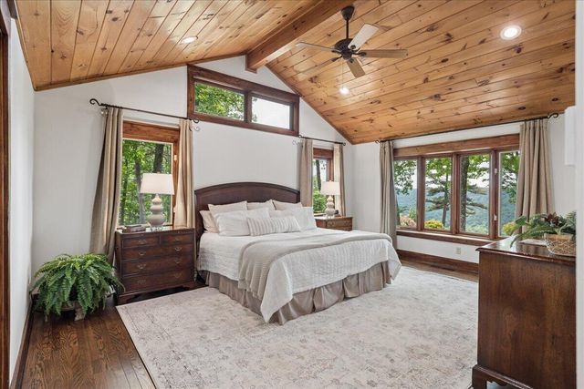 1517 Laurel Lake Dr Drive, Monteagle, TN 37356