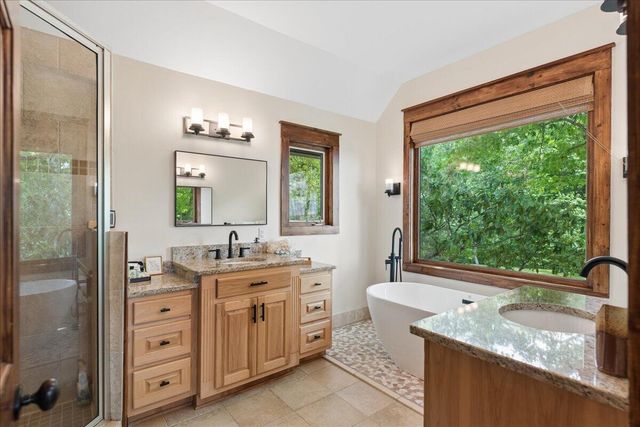 1517 Laurel Lake Dr Drive, Monteagle, TN 37356