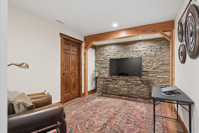 1517 Laurel Lake Dr Drive, Monteagle, TN 37356