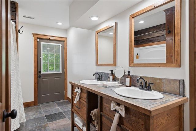 1517 Laurel Lake Dr Drive, Monteagle, TN 37356