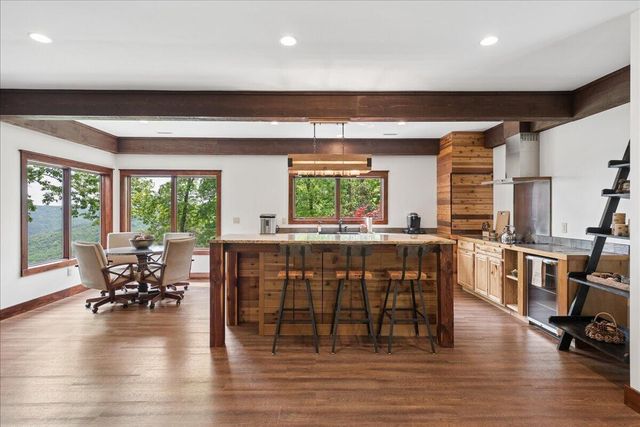 1517 Laurel Lake Dr Drive, Monteagle, TN 37356