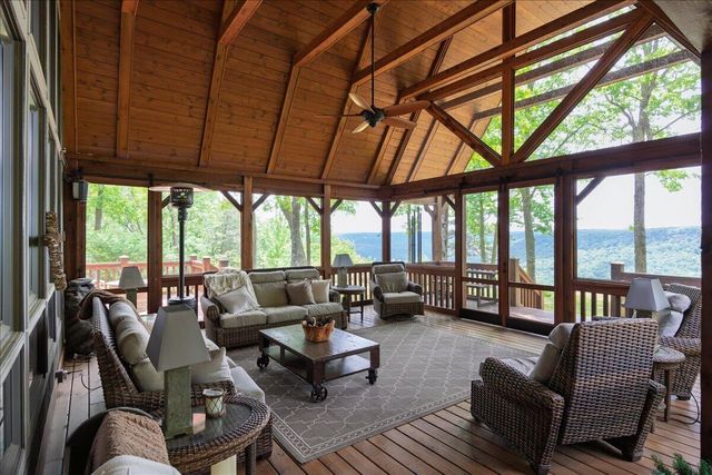 1517 Laurel Lake Dr Drive, Monteagle, TN 37356