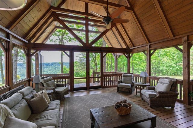 1517 Laurel Lake Dr Drive, Monteagle, TN 37356