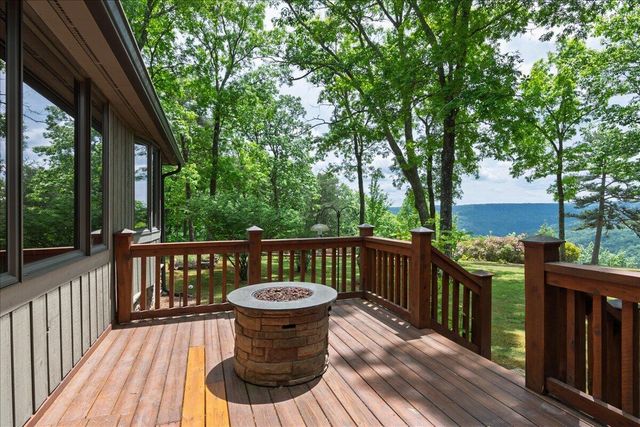1517 Laurel Lake Dr Drive, Monteagle, TN 37356