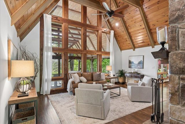 1517 Laurel Lake Dr Drive, Monteagle, TN 37356