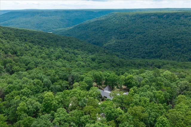 1517 Laurel Lake Dr Drive, Monteagle, TN 37356