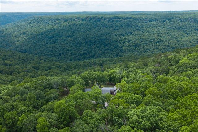 1517 Laurel Lake Dr Drive, Monteagle, TN 37356