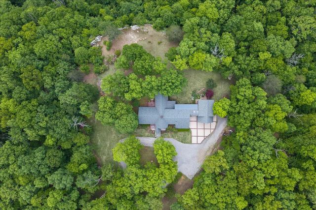 1517 Laurel Lake Dr Drive, Monteagle, TN 37356