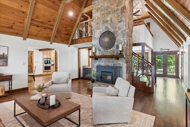 1517 Laurel Lake Dr Drive, Monteagle, TN 37356