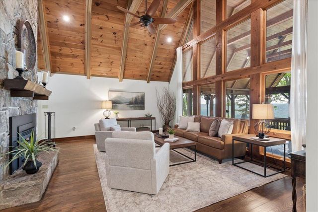 1517 Laurel Lake Dr Drive, Monteagle, TN 37356