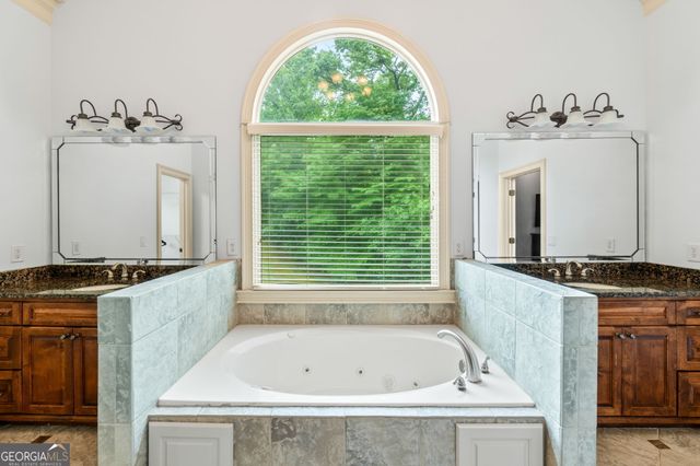 4726 Quailwood Drive, Flowery Branch, GA 30542