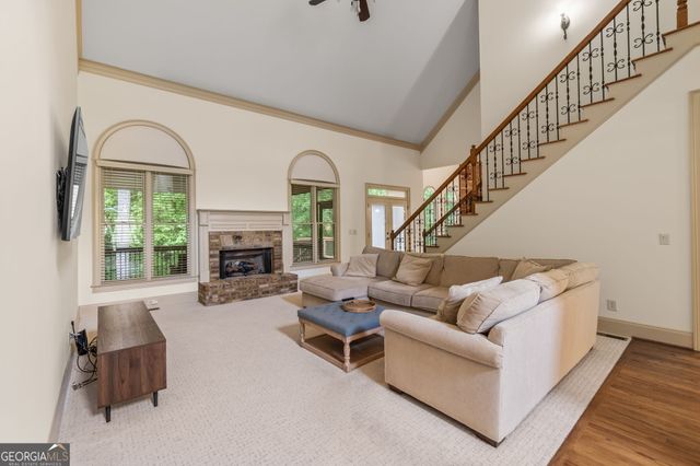 4726 Quailwood Drive, Flowery Branch, GA 30542