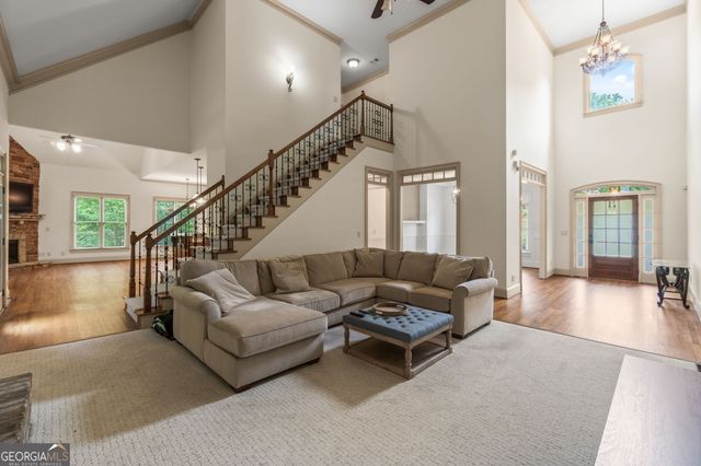 4726 Quailwood Drive, Flowery Branch, GA 30542