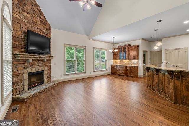 4726 Quailwood Drive, Flowery Branch, GA 30542