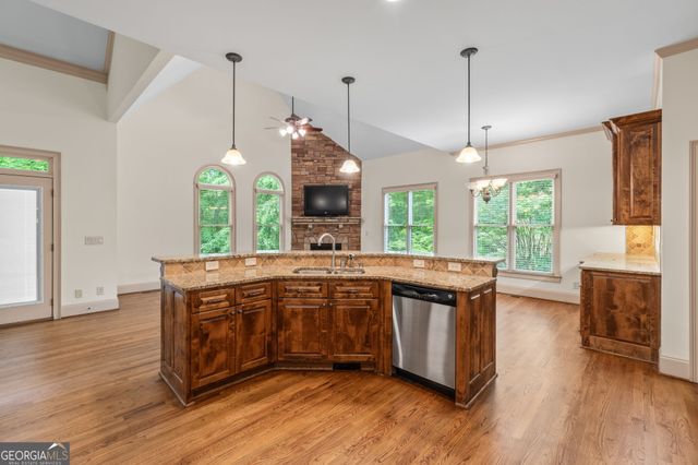 4726 Quailwood Drive, Flowery Branch, GA 30542