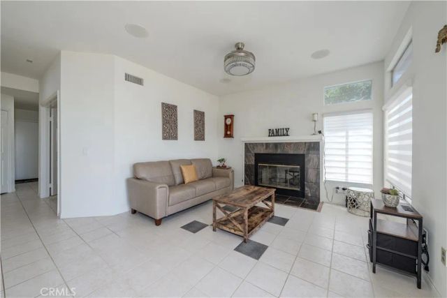 1011 S Mountcrest Court, Anaheim, CA 92808