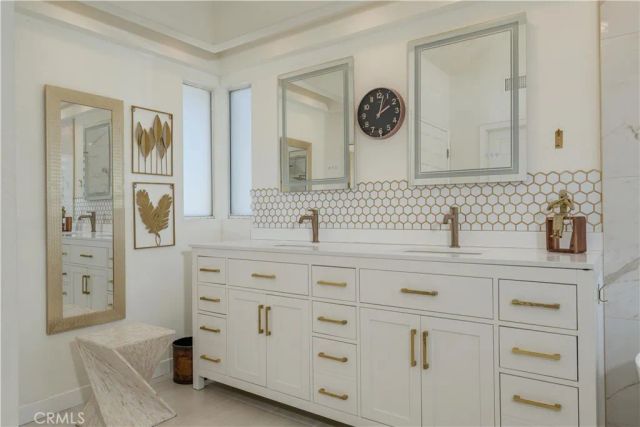 1011 S Mountcrest Court, Anaheim, CA 92808