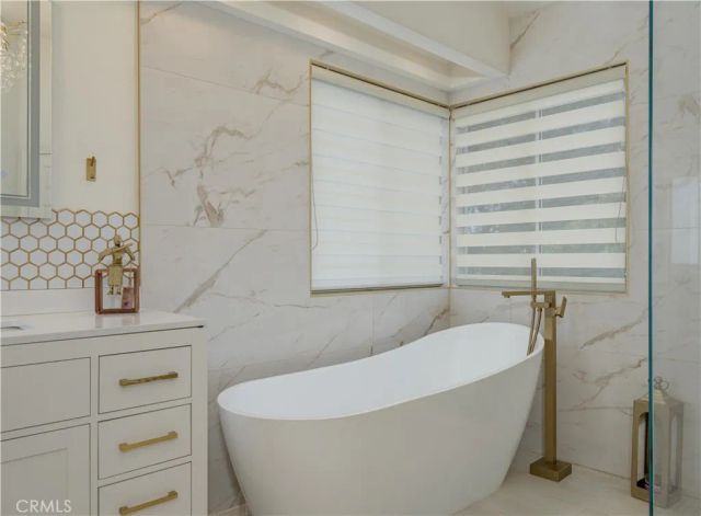 1011 S Mountcrest Court, Anaheim, CA 92808