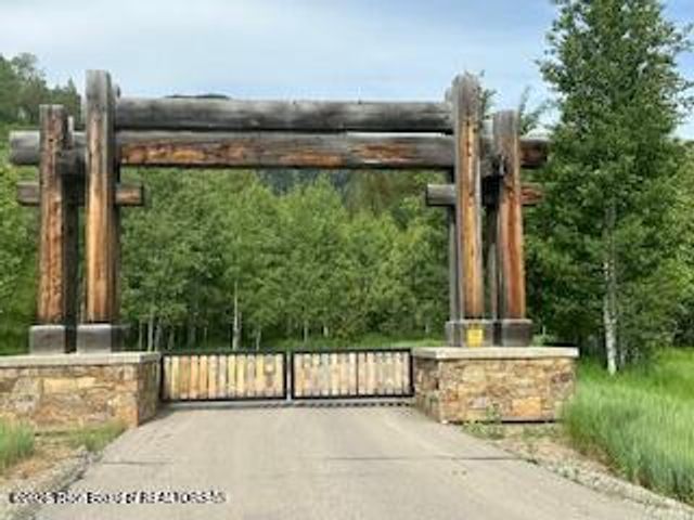 11 & 12 WINDSONG WAY, Alpine, WY 83128