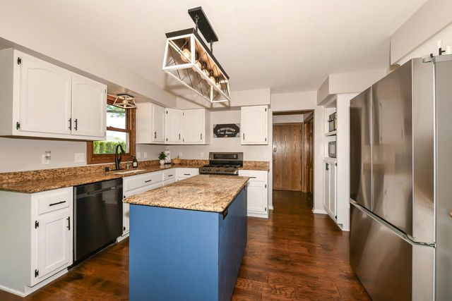 S79W15547 Foxboro PLACE, Muskego, WI 53150