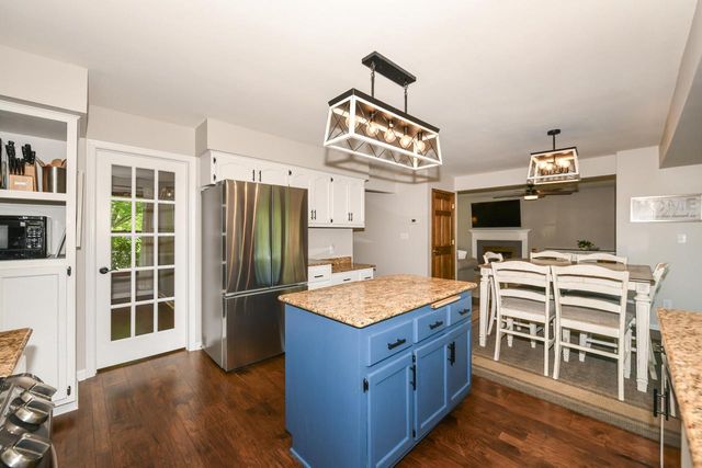 S79W15547 Foxboro PLACE, Muskego, WI 53150