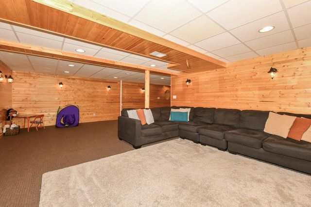 S79W15547 Foxboro PLACE, Muskego, WI 53150