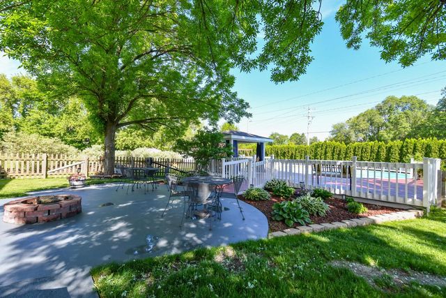 S79W15547 Foxboro PLACE, Muskego, WI 53150