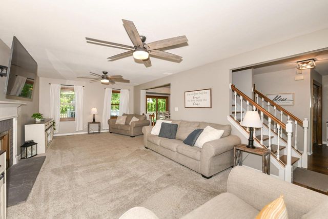 S79W15547 Foxboro PLACE, Muskego, WI 53150