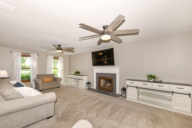 S79W15547 Foxboro PLACE, Muskego, WI 53150