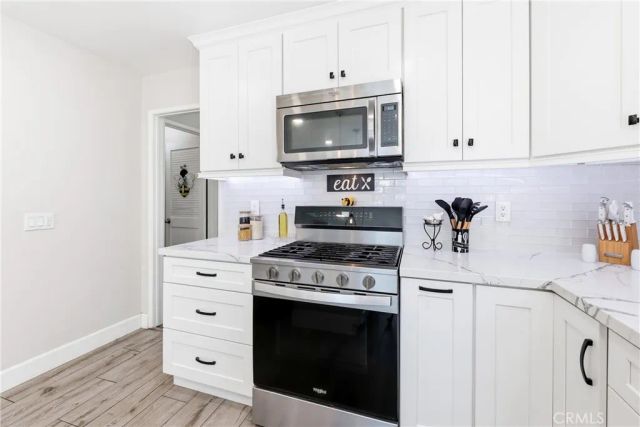 1585 Camelot, Corona, CA 92882