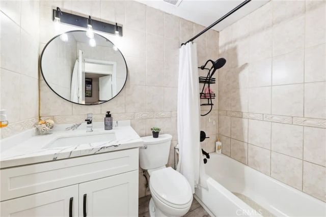 1585 Camelot, Corona, CA 92882