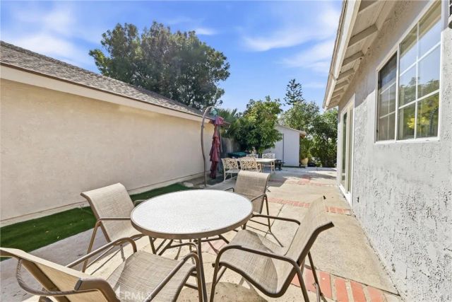 1585 Camelot, Corona, CA 92882